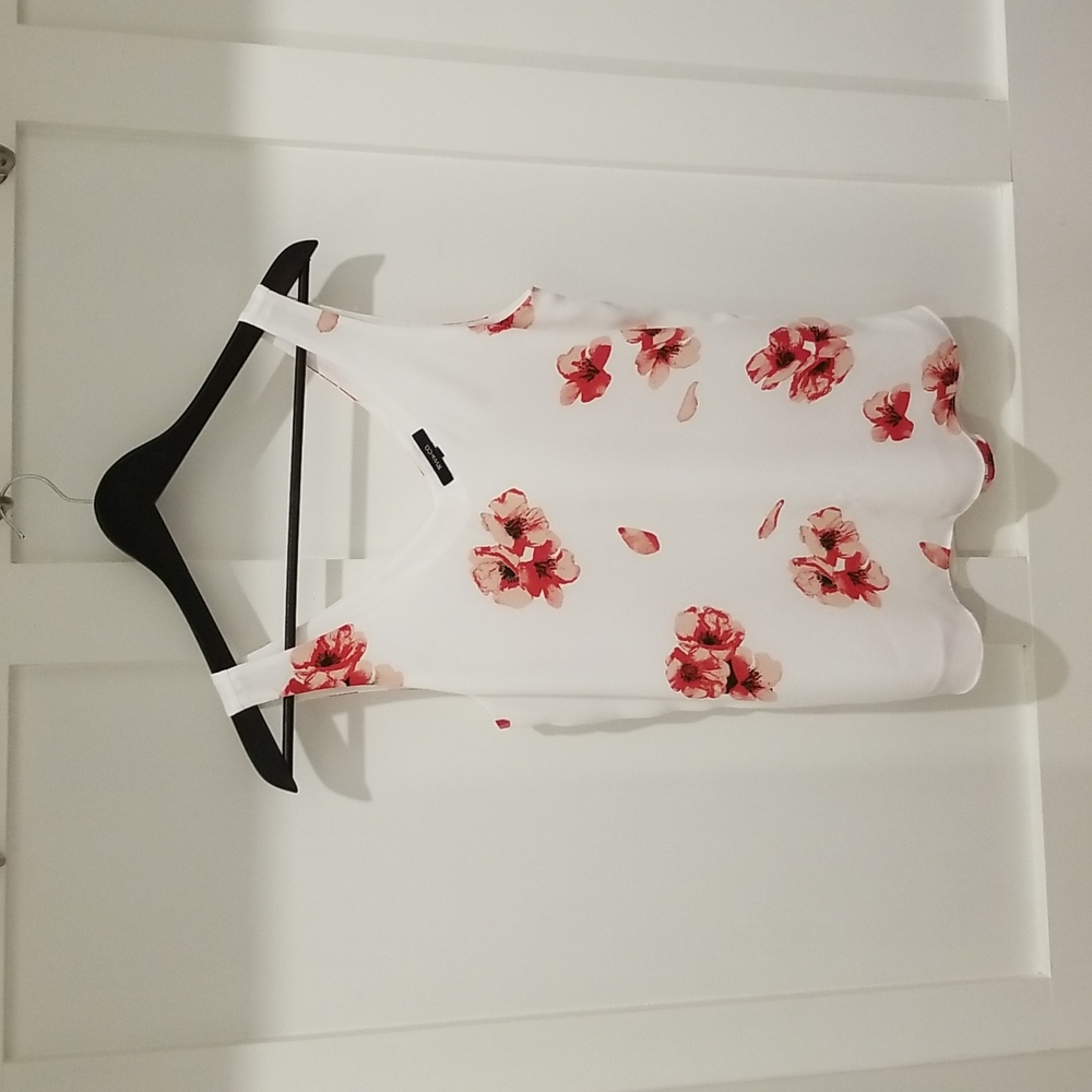 RW&Co Sleeveless V-neck, XS